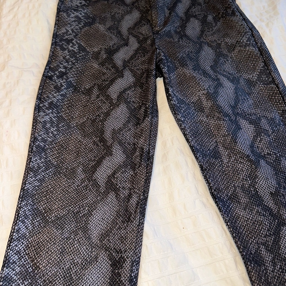 Zara Black and Gray Snake Print Leggings